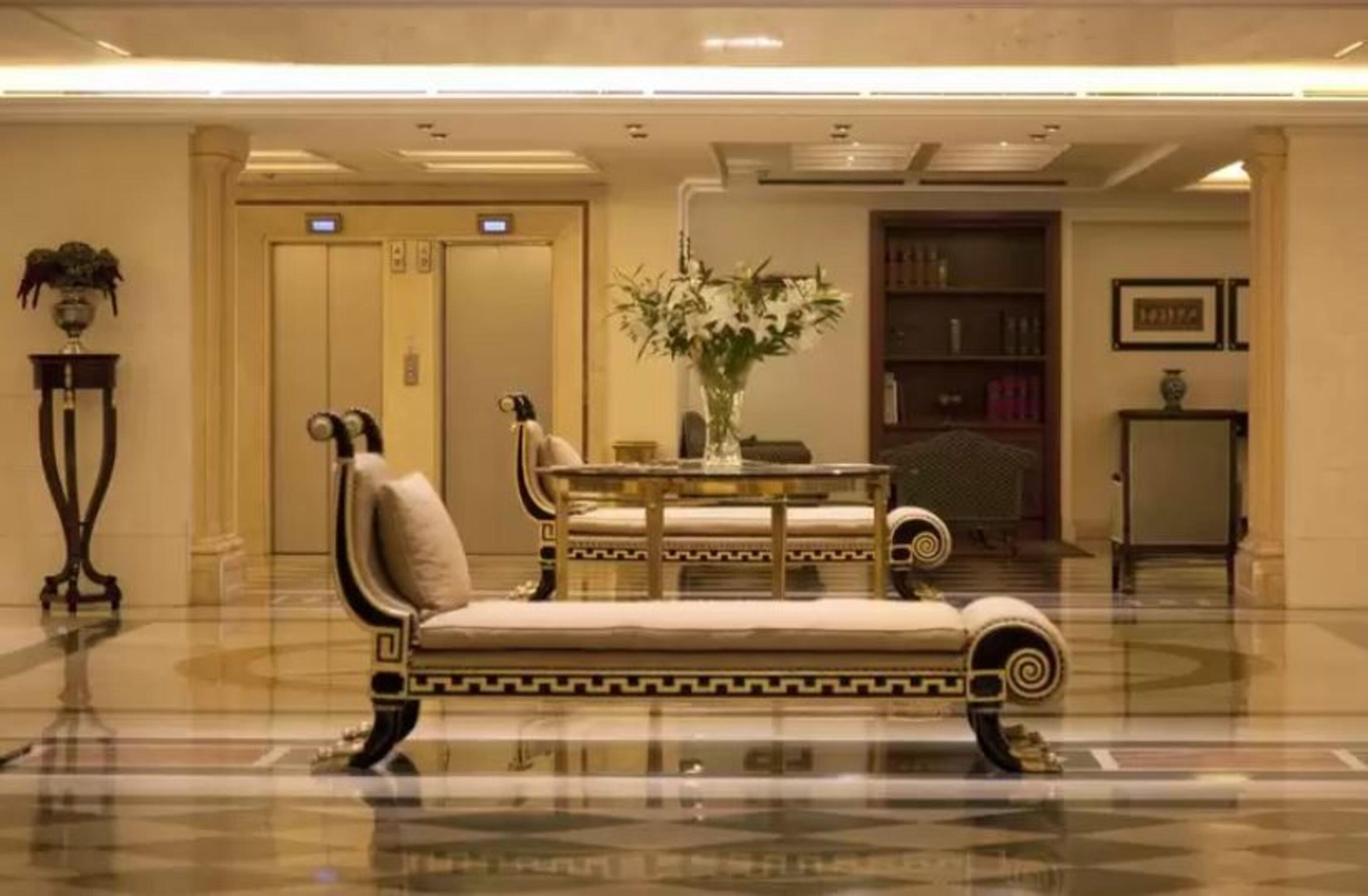 Electra Palace Athene Buitenkant foto Interior of the hotel