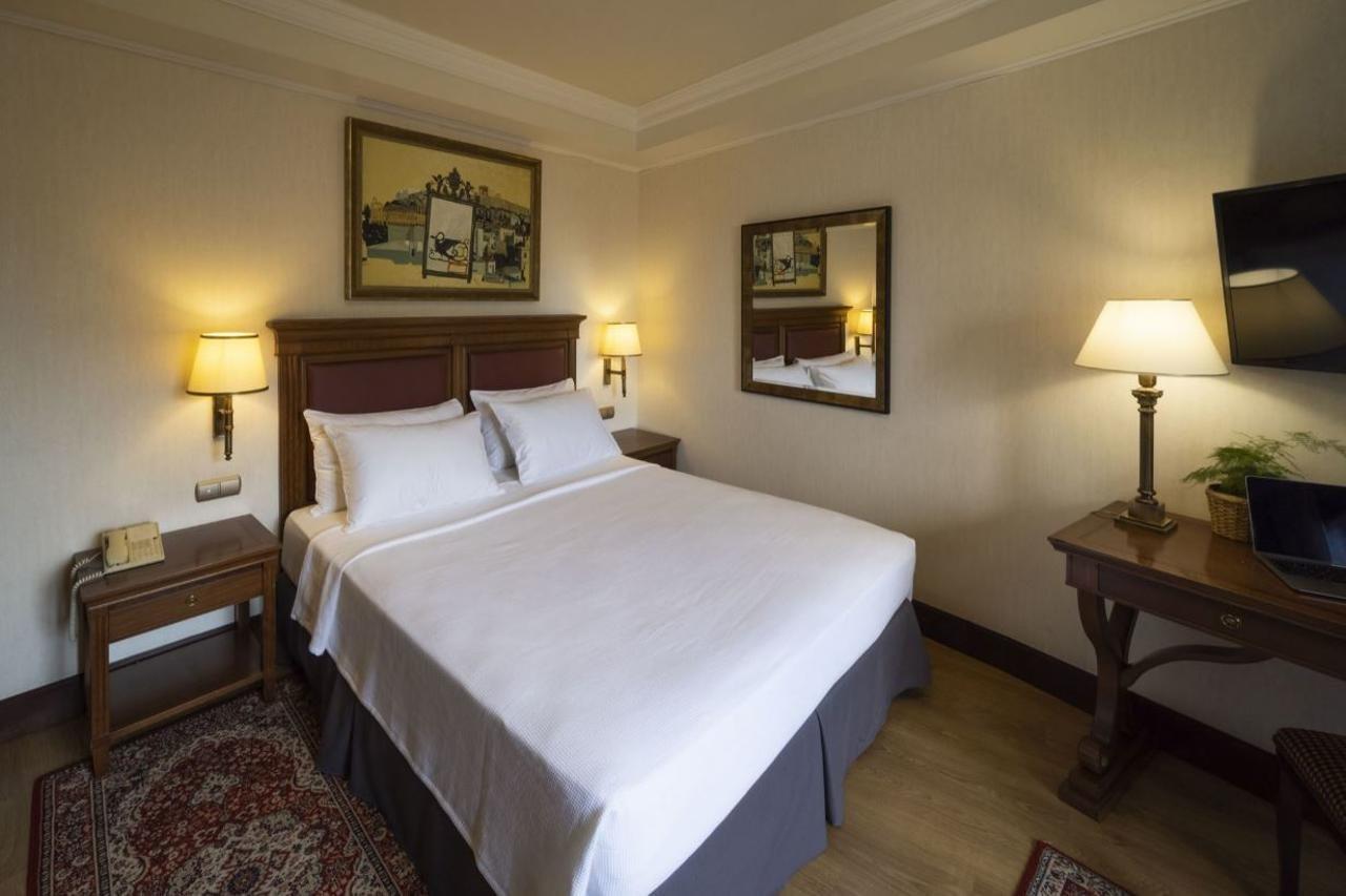 Electra Palace Athene Buitenkant foto A room at the hotel