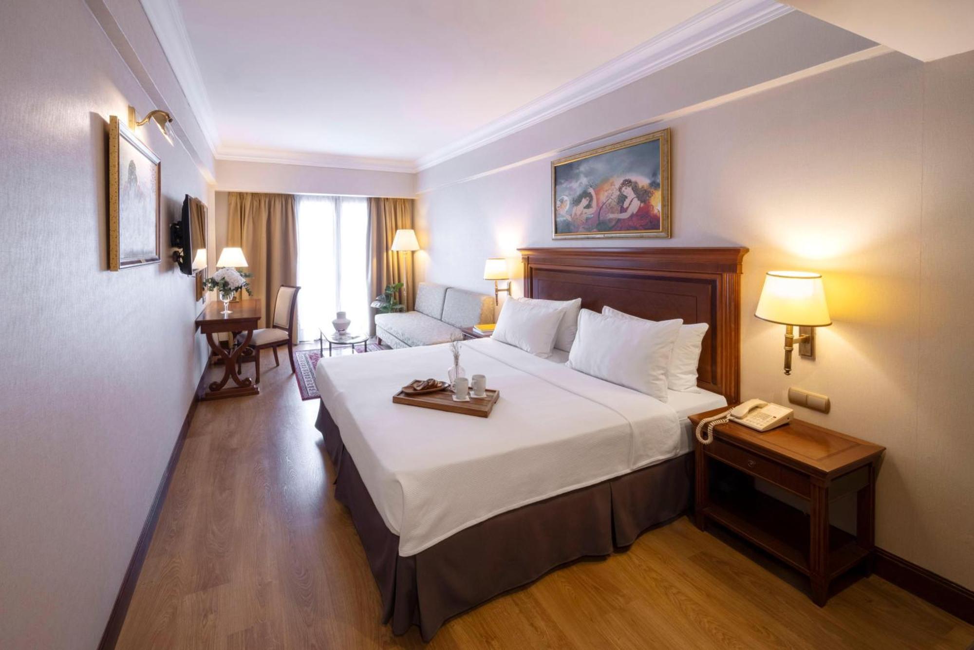Electra Palace Athene Buitenkant foto A room at the hotel