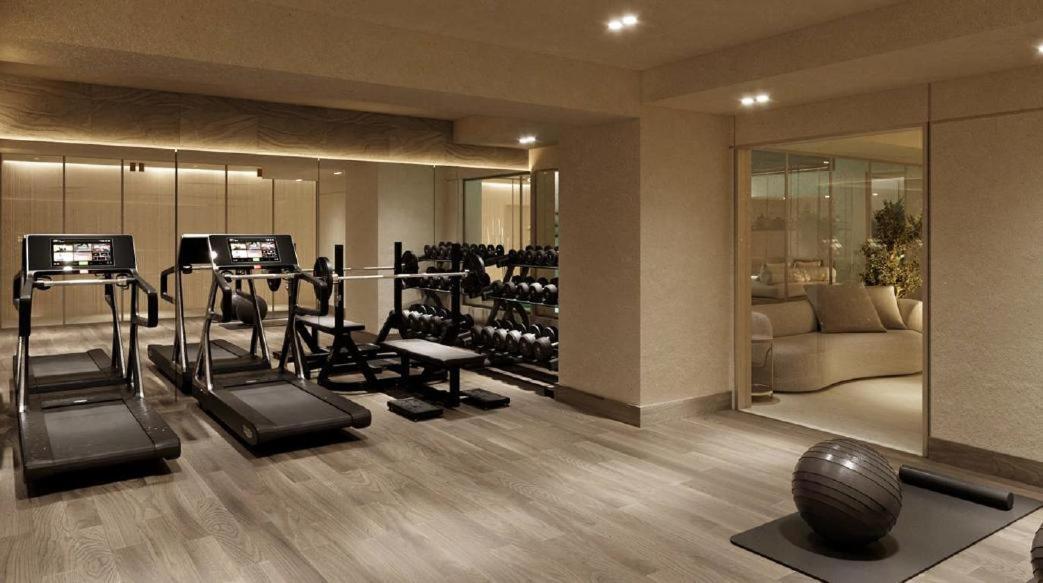 Electra Palace Athens Hotel Buitenkant foto The gym at The Dorchester